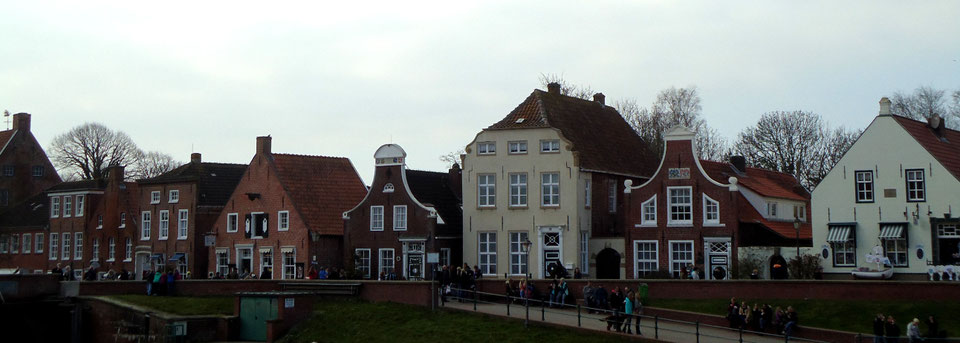 ARCHITEKTUR IN OSTFRIESLAND - Krummlinig