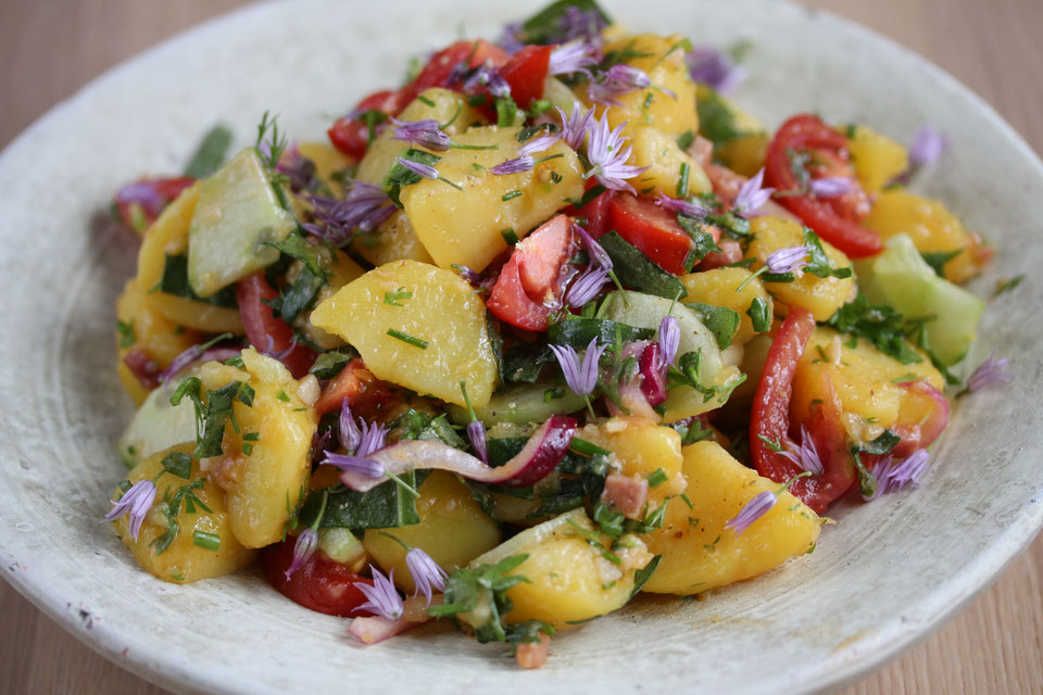 Würziger Kartoffelsalat Rezept mit Petersilie und Zitronensaft