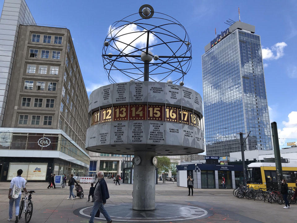 Weltzeituhr Berlin: Niemand hat die Absicht, die Zeitumstellung ...