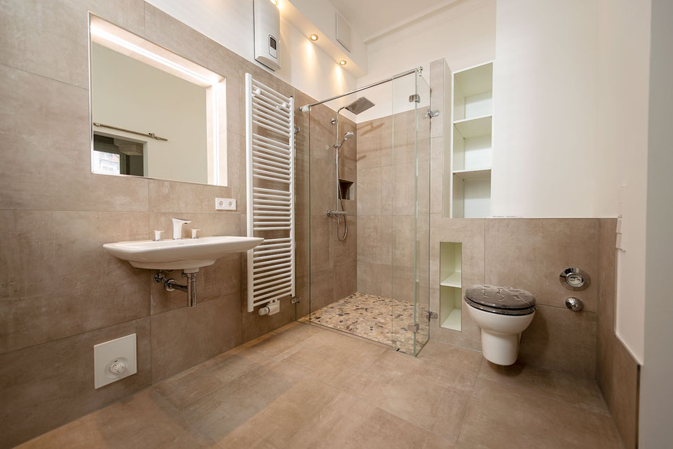 Modernes barrierefreies Bad - Stadthaus Esslingen - Raisch
