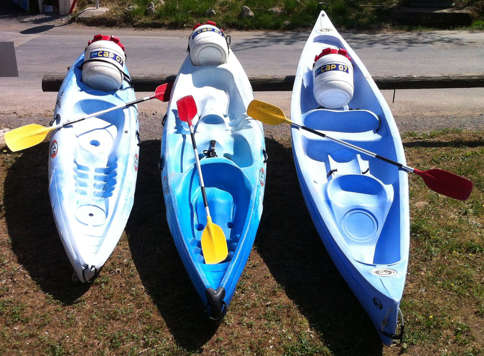 Quelle est la différence entre un canoë et un kayak? CAP07 Canoë
