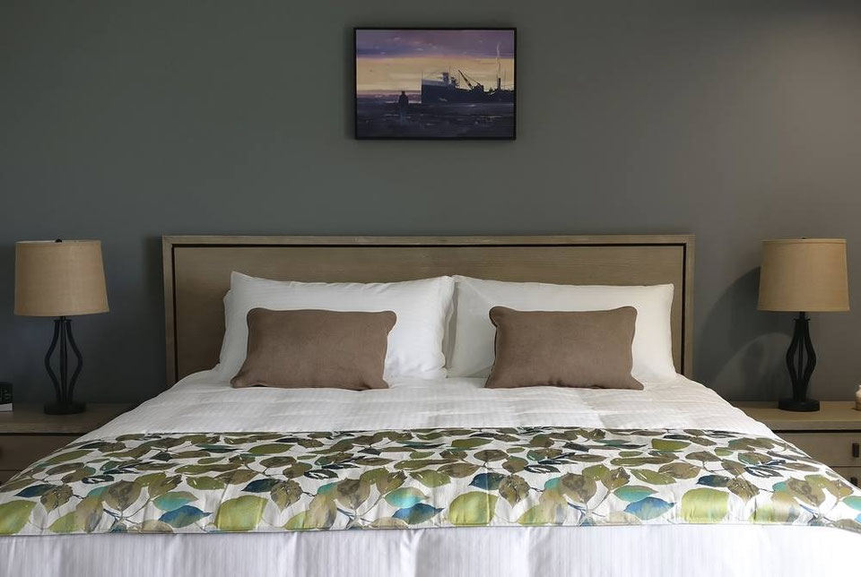 Be our guests in beautiful Gore Bay, Manitoulin Island! The Inn at Gore Bay