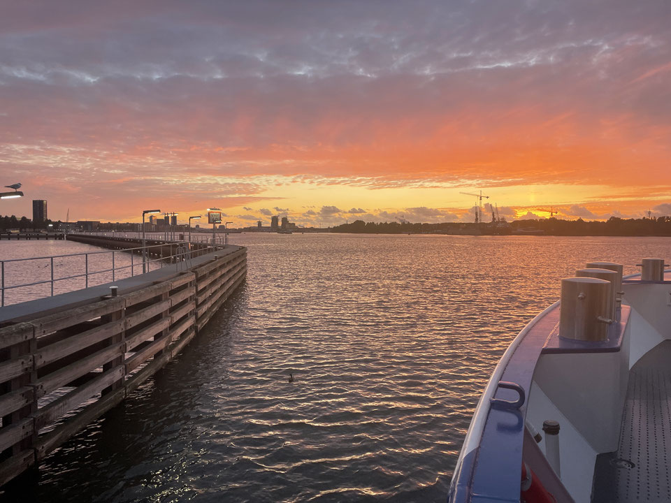 VIVA ONE Sonnenuntergang in Amsterdam