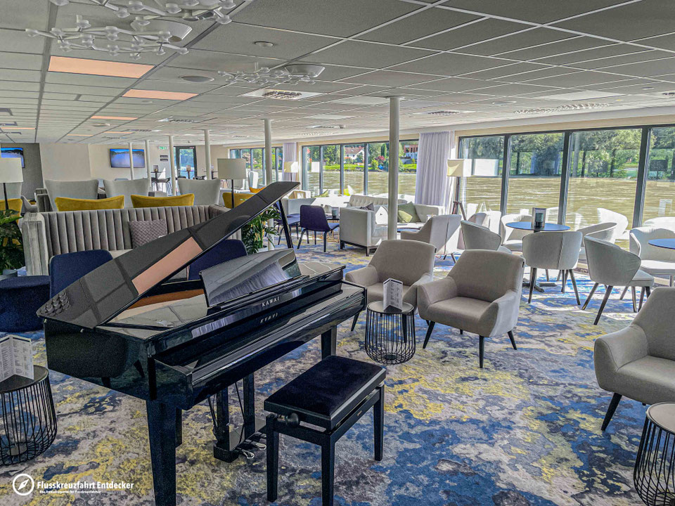 MS ALBERTINA Panorama Lounge