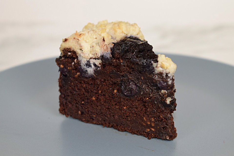 Heidelbeer-Schokoladenkuchen mit Cashewcreme - janesfoodheavens Webseite!