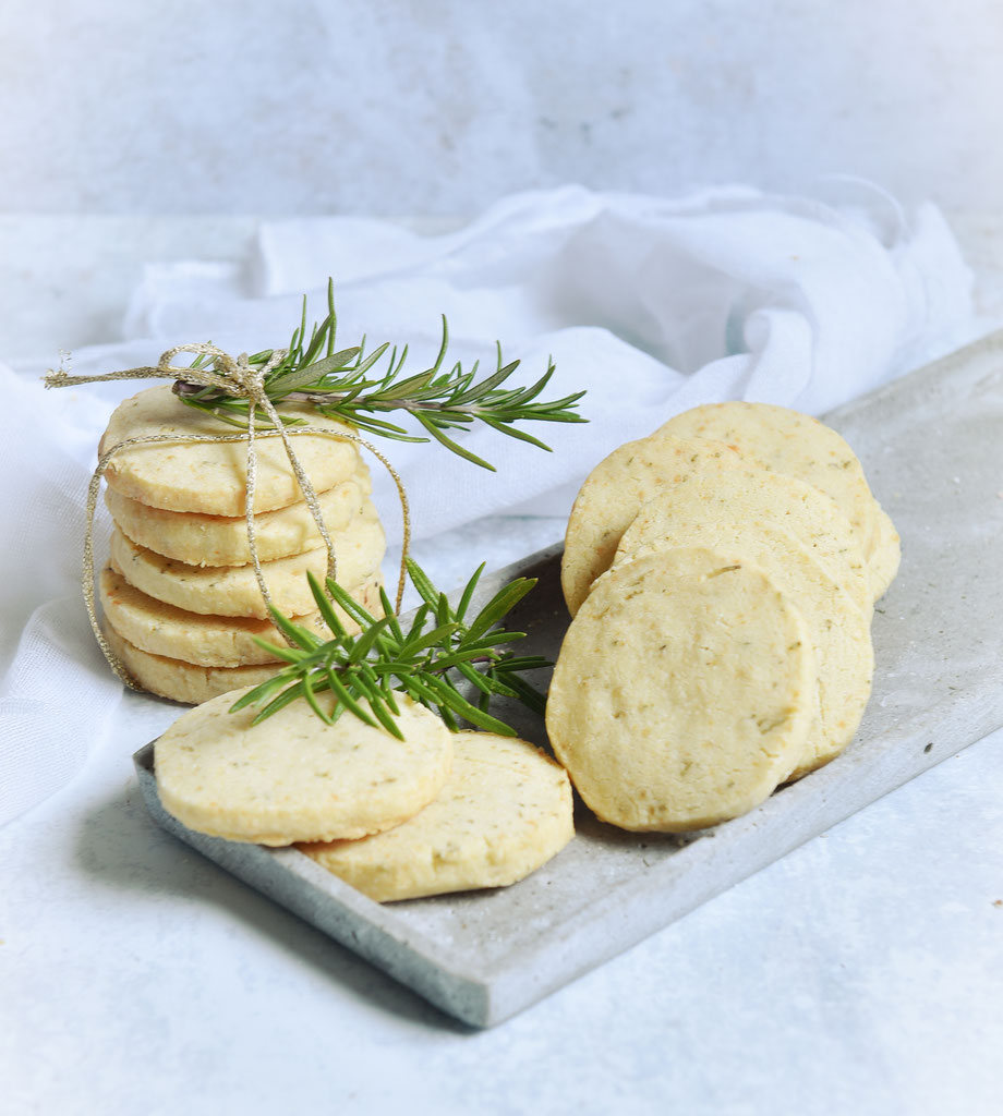 Rosmarin-Shortbread. Herzhafte Kekse mit Käse. - mix dich glücklich ...