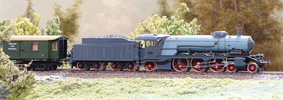 Modell: ROCO umlackiert analog der Märklin wür. C.