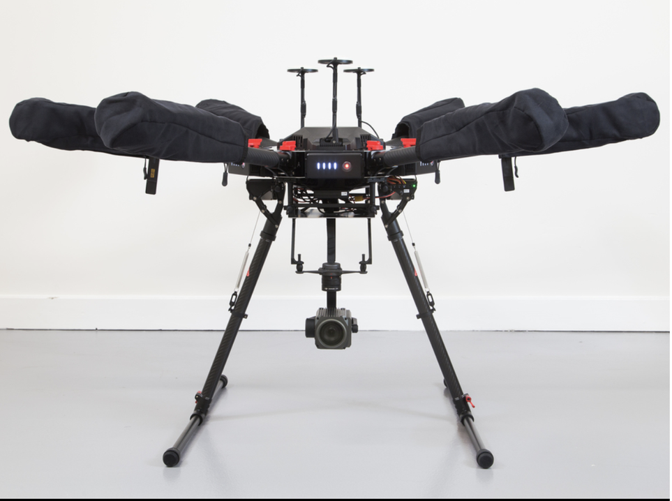 DJI Matrice 600 Pro es el drone compatible con Cámara Zenmuse Z30 ideal para aplicaciones de supervisión, vigilancia, misiones de búsqueda, rescate, inspección, de seguridad pública y privada