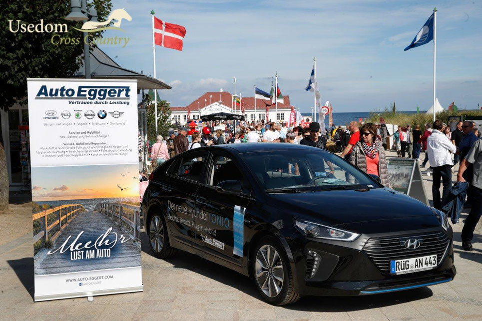 Starker Auftritt am Strand vor der Seebrücke in Ahlbeck: Hyundai Ioniq Foto: © Experiarts Entertainment - Franziska Krug