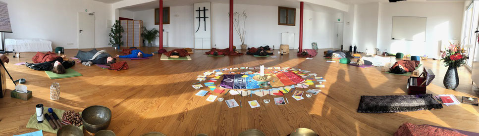 Yoga Retreat Pfalz Yoga Urlaub Deutschland Klang Tiefenentspannung Beate Laudien