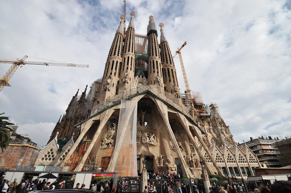 スペインno 1の観光地 サグラダ ファミリアを知るための８つのポイント タビビトの白ブログ