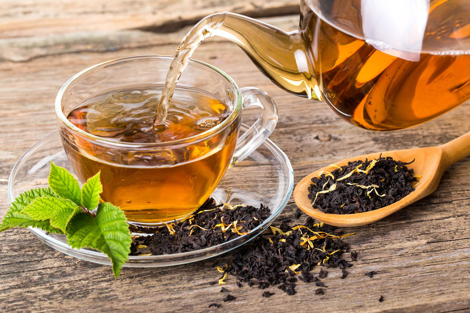 besondere Auszeit im café als geschenk für teeliebhaber