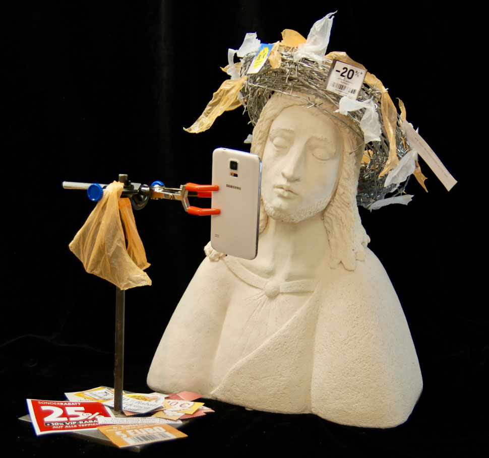 "Dornenkrone", Installation, 2019_Foto: Friedlinde Hüther 