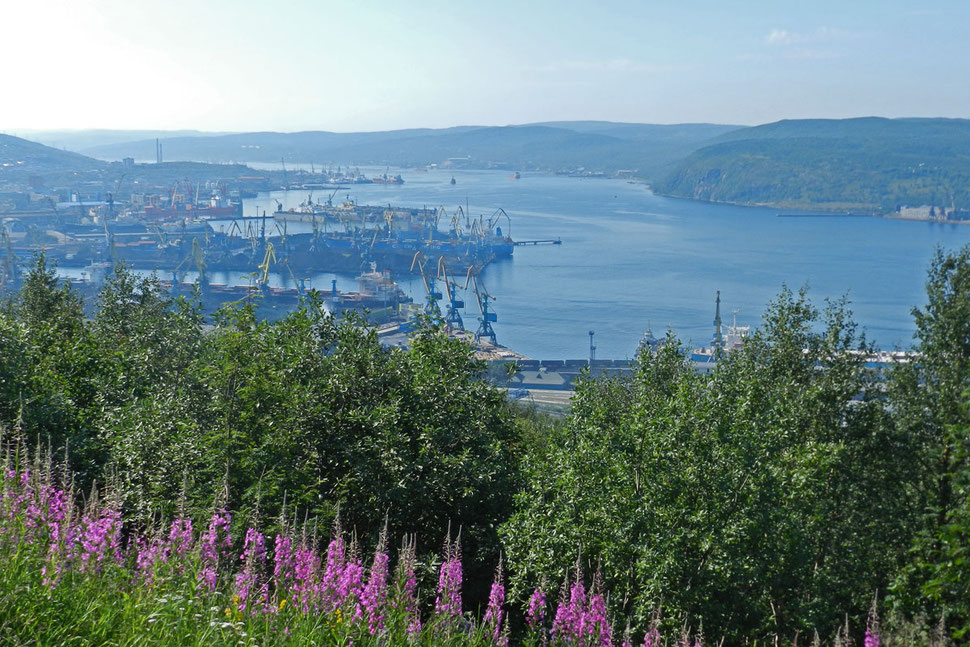 Hafen von Murmansk am Kolafjord Мурманск Кольский залив