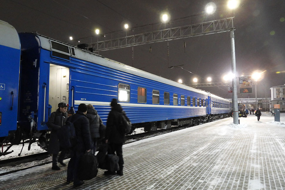 Nachtzug Adler-Minsk auf dem Weg durch Russland