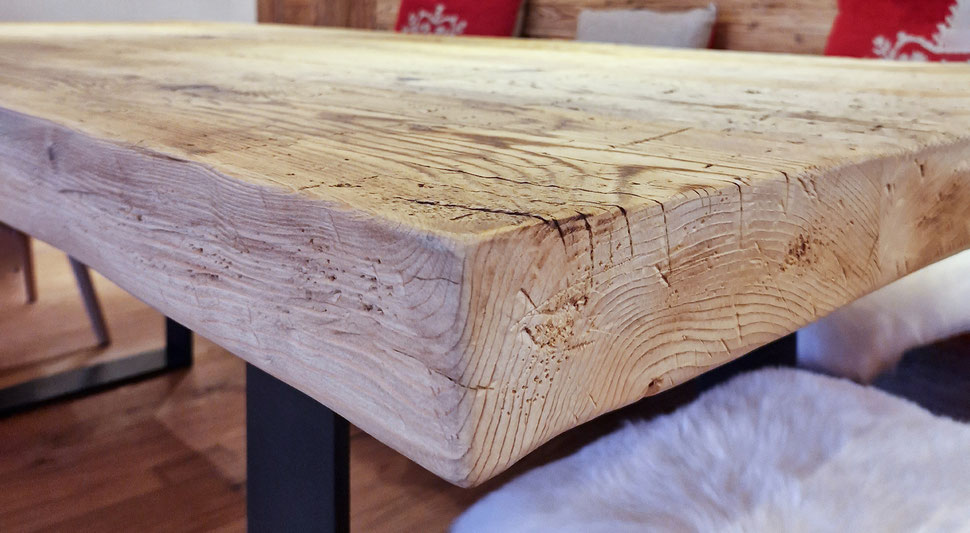 Wellnessablage der Schreinerei Bever AG im Wellnessbereich im Hotel Grace La Margna St. Moritz