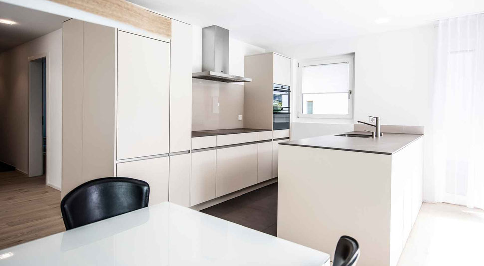 Moderne Küche, Schreinerei Bever AG