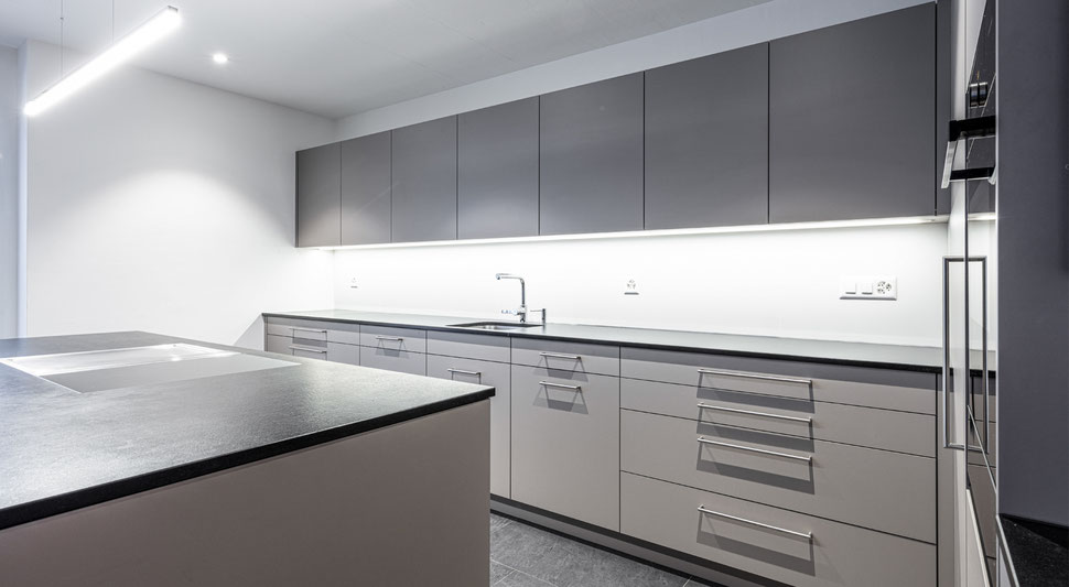 Küchenbau Schreinerei Bever AG