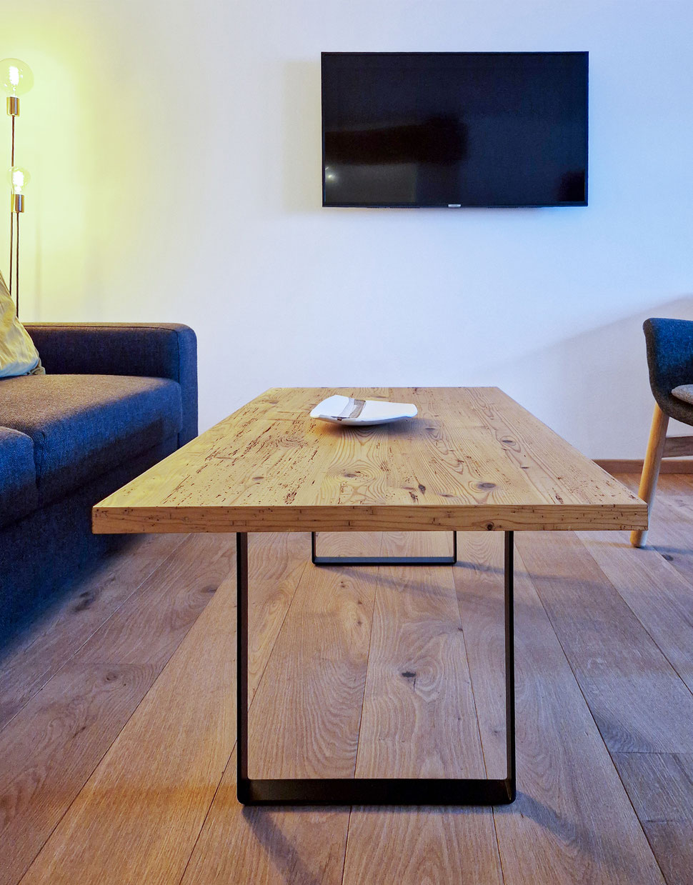 Couchtisch der Schreinerei Bever AG