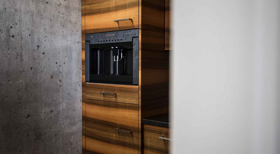 Küchengeräte Einbau Holz, Schreinerei Bever AG