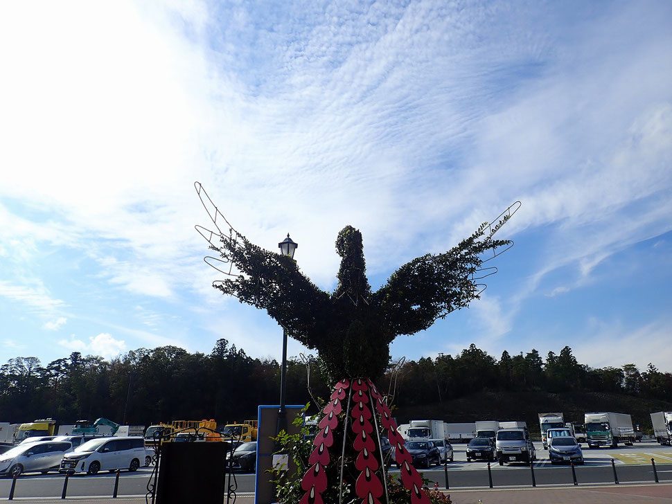 写真：手塚治虫先生の「火の鳥」もトピアリーに♪