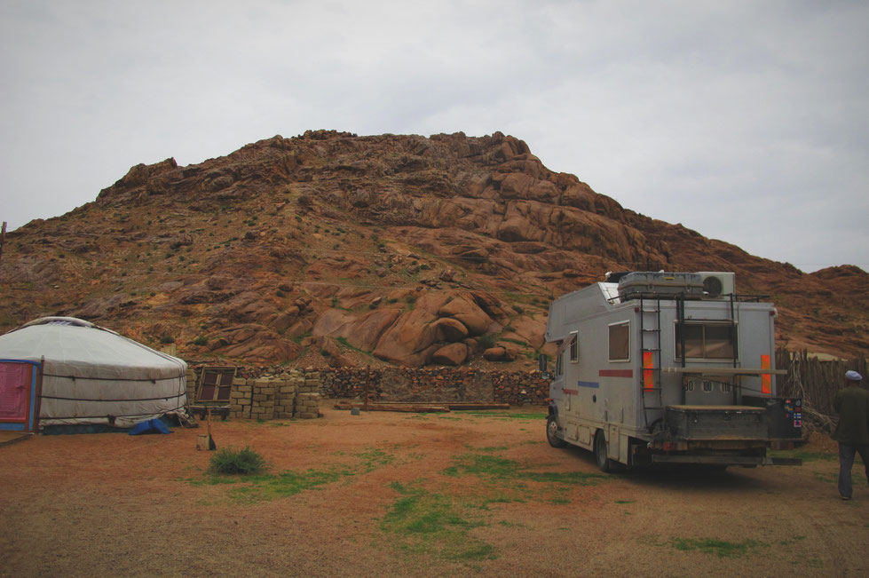 bigousteppes mongolie rencontre yourte mercedes camion route