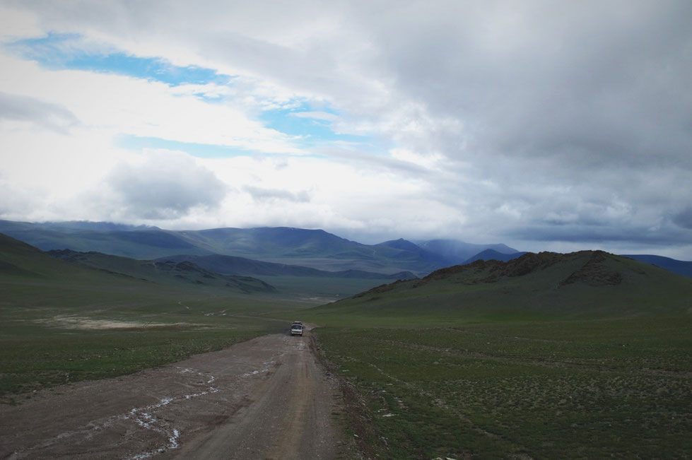 bigousteppes mongolie piste camion mercedes