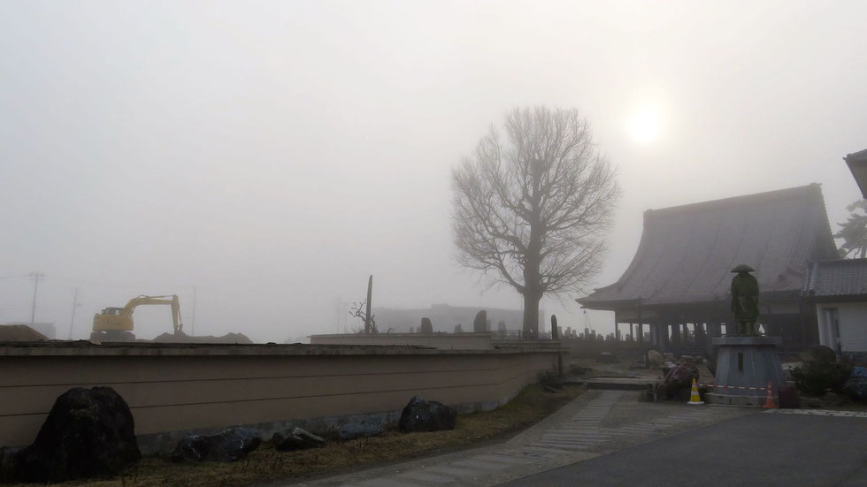 稱法寺　親鸞さまの銅像