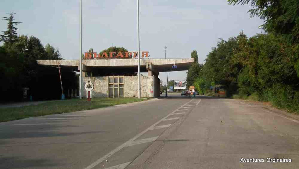 Passage du poste frontière désafecté (Roumanie/ulgarie)