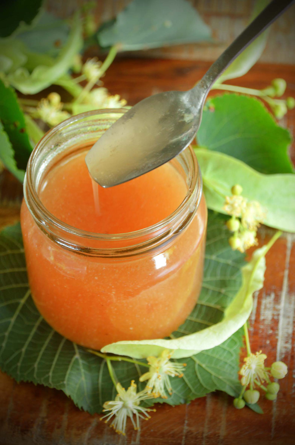 Gel selber machen, Hautpflege, natürlich, Sonnenbrand, Hautreizungen, gestresste, Haut, Lindenblüten, Leinsamen, Erdbeeren, Kräuterhexe, Küchenhexe, Naturkosmetik, selber machen, Hautgel,