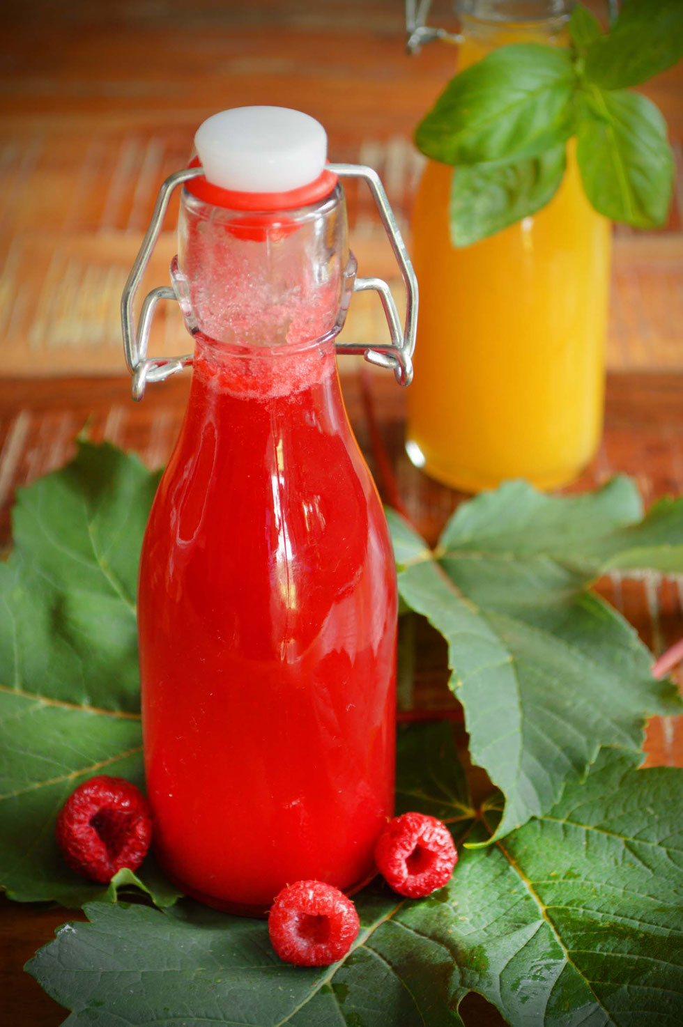 Essig, Fruchtessig, Balsam, Balsamessig, Früchte, Mango, Basilikum, Himbeeren, Cranberries, Rezept, selber machen, diy, Kräuterhexe, Küchenhexe, grüne Hexe,