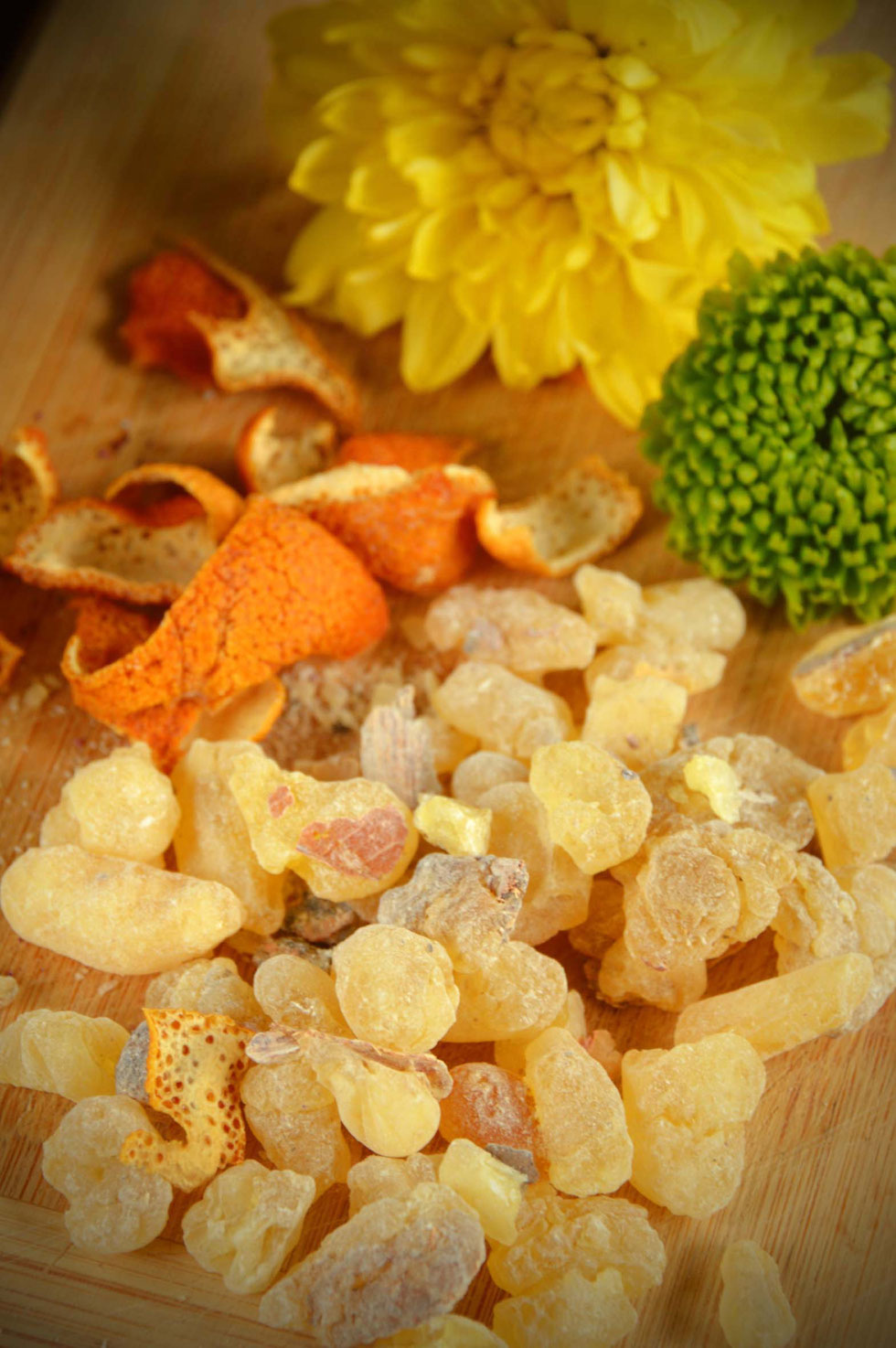 Orangen, Zitrus, lemon, Weihrauch, Orangenweihrauch, selber machen, selbst gemacht, Ritual, Chakren, Solarplexuschakra, Sakralchakra, Räuchern, Räucherwerk, Räucherkegel, Räucherkugeln, Orangenschalen, ätherische Öle, Kräuterhexe, grüne Hexe, Räucherware,