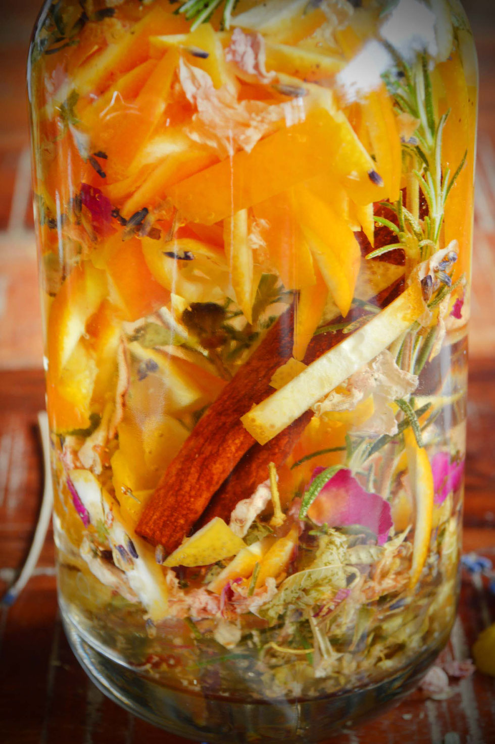 Agua de Florida, Florida Water, selber machen, selbst gemacht, diy, Rezept, recipe, Reinigung, energetisch, energetic cleansing, Zitrusschalen, citrus peels, Hydrolate, hydrosols, Lavendel, lavender, Rose, rose, Zimt, cinnamon, Nelke, clove,