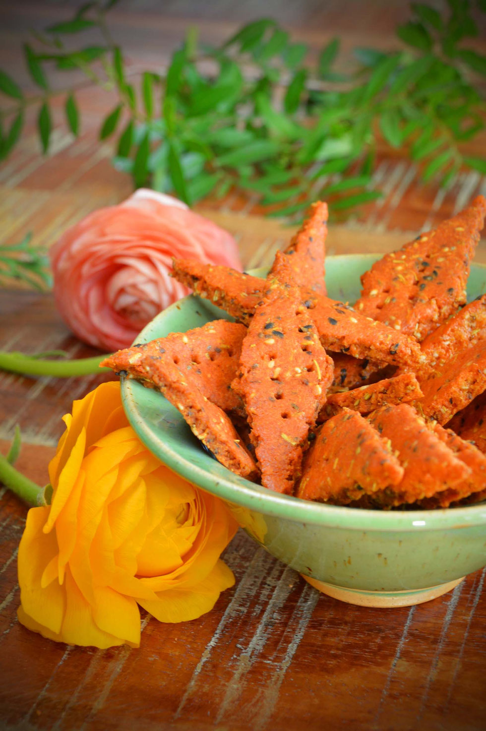 Linsen, rote Linsen, Cracker, Rezept, backen, selber machen, gesund, glutenfrei, Kräuter, Gewürze, Knabbern, proteinreich, Eiweiß, ohne Mehl, salzig, herzhaft, Rosmarin, geräucherter Paprika, Küchenhexe