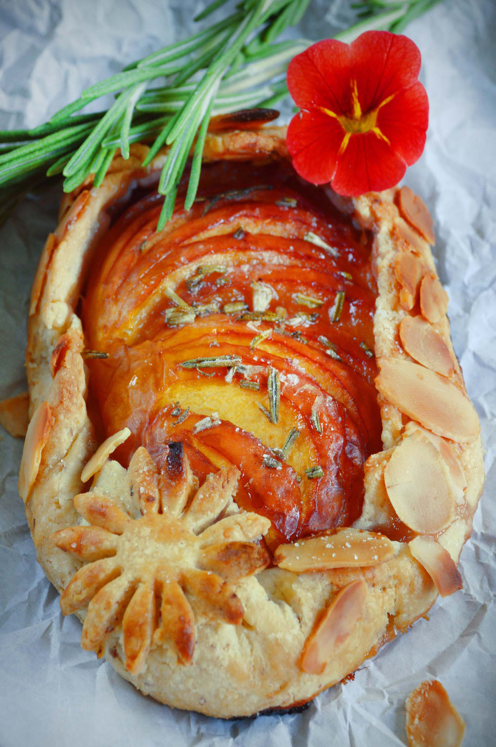 Galette, Galettes, Galetten, backen, Rezept, Nektarine, Nektarinen, Rosmarin, Mandeln, Mabon, Jahreskreis, Jahreskreisfest, Sonne, Herbst, Tages-und-Nachtgleiche, Kräuterhexe, Küchenhexe