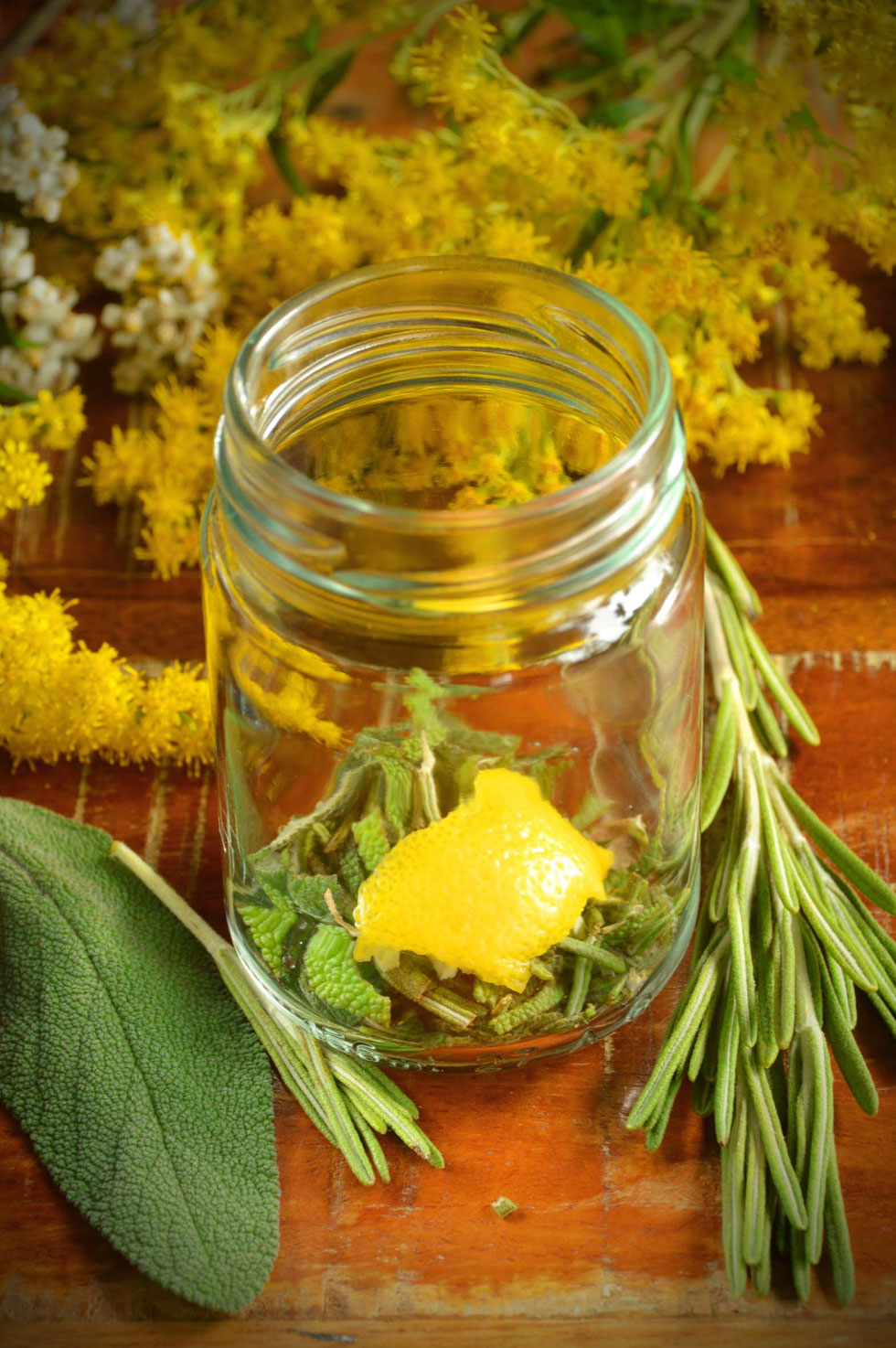 Honig, Honey, herbal, Kräuter, selber machen, selbstgemacht, infused honey, Elektuar, electuary, gesund, Erkältung, Magen-Darm, Schlaf, Blue Lotus, Blue pea, Rose, Beifuß, Kamille, Rosmarin, Salbei, Tulsi, Kräuterhexe, Küchenhexe,