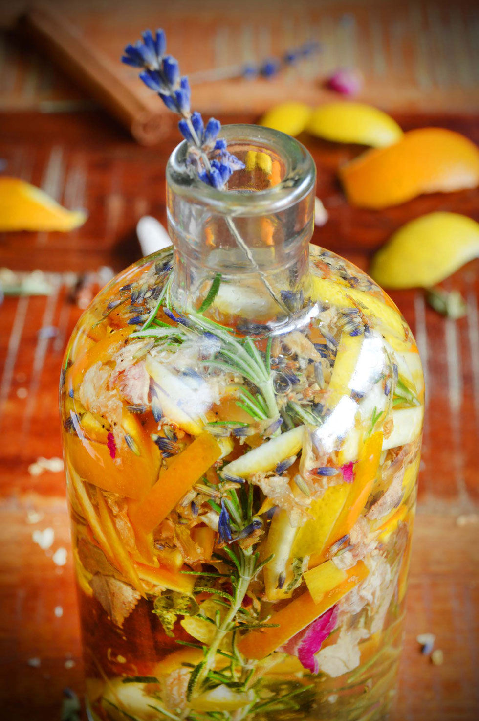 Agua de Florida, Florida Water, selber machen, selbst gemacht, diy, Rezept, recipe, Reinigung, energetisch, energetic cleansing, Zitrusschalen, citrus peels, Hydrolate, hydrosols, Lavendel, lavender, Rose, rose, Zimt, cinnamon, Nelke, clove,