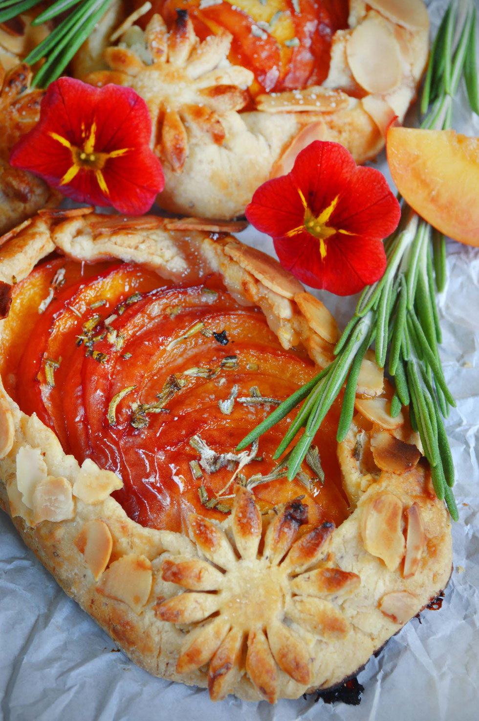 Galette, Galettes, Galetten, backen, Rezept, Nektarine, Nektarinen, Rosmarin, Mandeln, Mabon, Jahreskreis, Jahreskreisfest, Sonne, Herbst, Tages-und-Nachtgleiche, Kräuterhexe, Küchenhexe