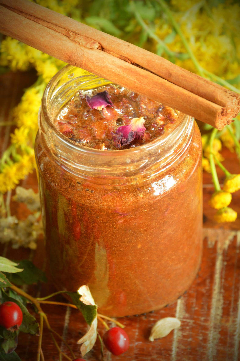 Honig, Honey, herbal, Kräuter, selber machen, selbstgemacht, infused honey, Elektuar, electuary, gesund, Erkältung, Magen-Darm, Schlaf, Blue Lotus, Blue pea, Rose, Beifuß, Kamille, Rosmarin, Salbei, Tulsi, Kräuterhexe, Küchenhexe,