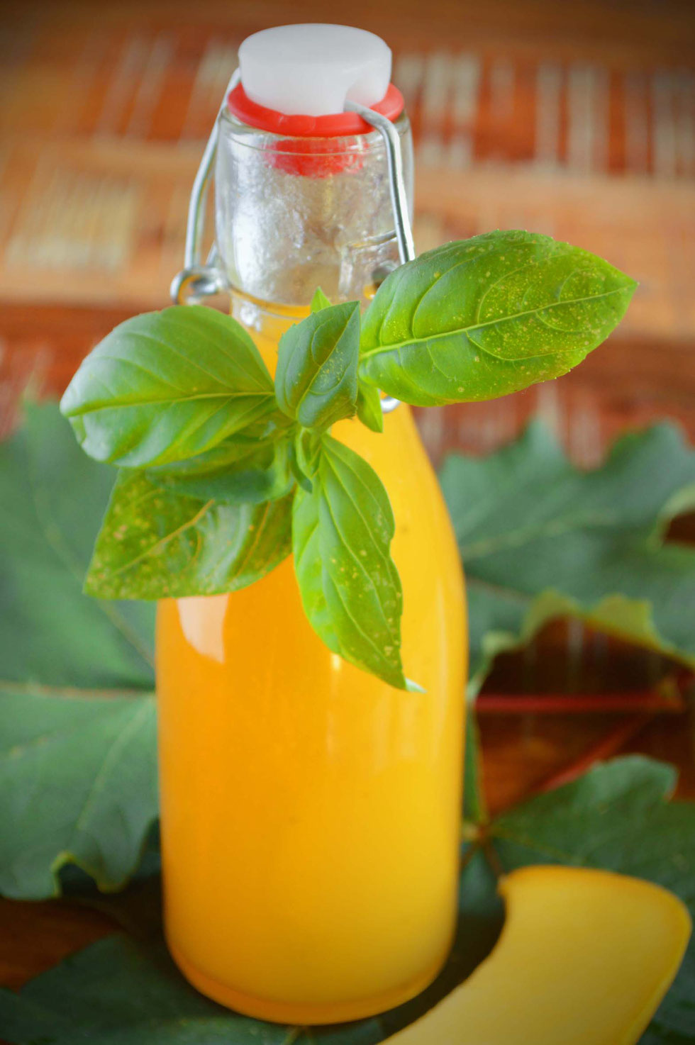 Essig, Fruchtessig, Balsam, Balsamessig, Früchte, Mango, Basilikum, Himbeeren, Cranberries, Rezept, selber machen, diy, Kräuterhexe, Küchenhexe, grüne Hexe,