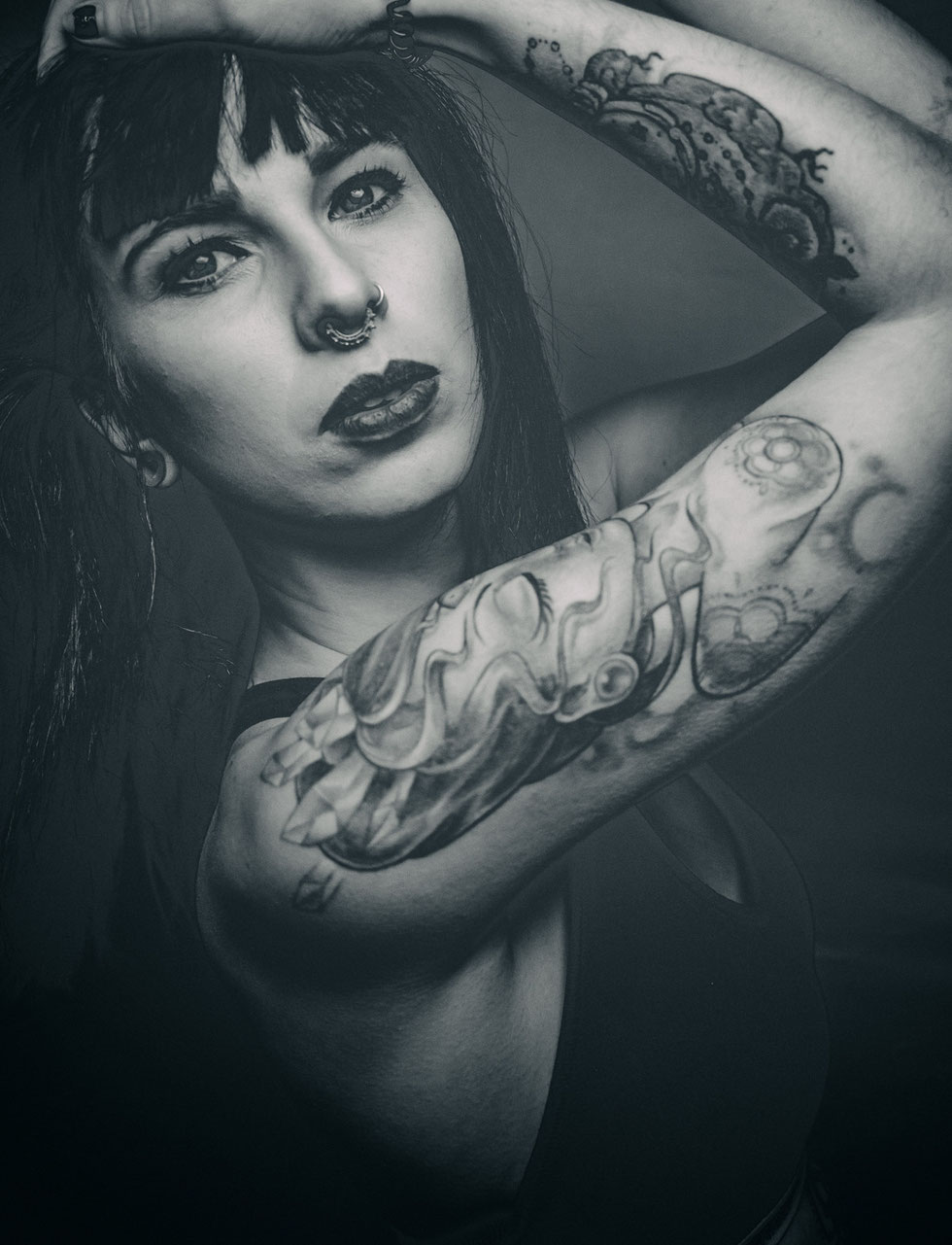 #ink #inkedgirl #bw #monochrome #blackandwhite #black #white #tatoo #charakter #inkedup #black #white #portrait #sexy #underwear #top #calvinklein #berlin #girl #female #model #hot #shooting #fotoshooting #bnw #modeling #lifestyle #style #swag