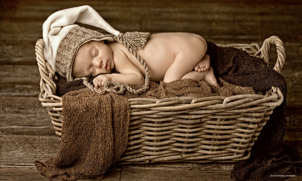 ben pfeifer, ben pfeifer Fotograf, fotostudio lichtecht, newbornfotografie, baby annaberg, babygalerie annaberg, klinikum annaberg baby, klinikfotos, babys annaberg, newborn annaberg, babybilder annaberg, eka annaberg, erzgebirgsklinikum annaberg babygale