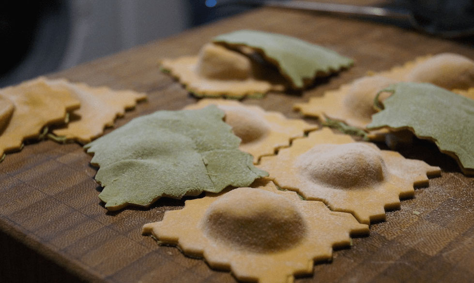 Tagliatelle sind Nudeln für Fortgeschrittene: Filigrane Nudeln sind schwerer in der Handhabung, da sie leicht aneinander kleben.
