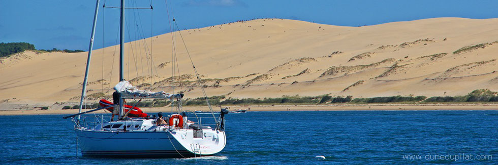 Dune du Pilat: Dune with boat | Dune avec bateau | Düne mit Boot