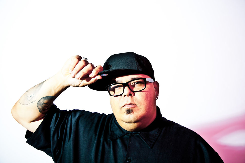 DJ Sneak