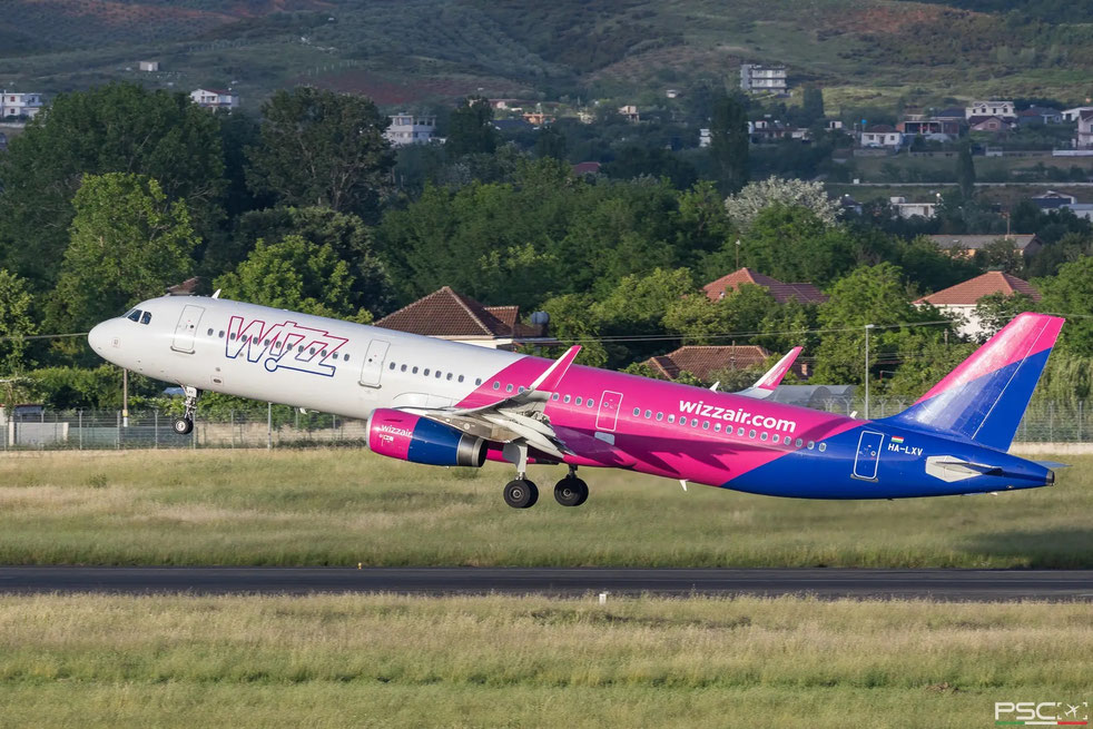 HA-LXV Airbus A321-231SL 7826  V2533-A5  Wizz Air (BoCom Leasing) 2017 @ Tirana TIA 05 2026 © Piti Spotter Club Verona