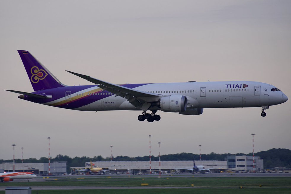 HS-TWB Boeing 787-9 38780 623 Trent 1000 Phrom Buri / พรหมบุรี Thai Airways (AerCap) 2017  @ Milano Malpensa MXP 07 2025 © Piti Spotter Club Verona