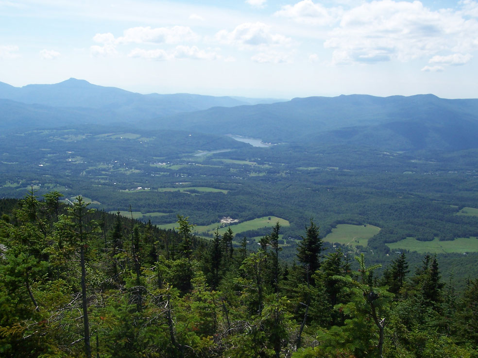 ÊTRE EN HAUT D'UN MILLE MÈTRES AVEC TOUS CES POINTS DE VUE COMME DANS LES MONTAGNES VERTES