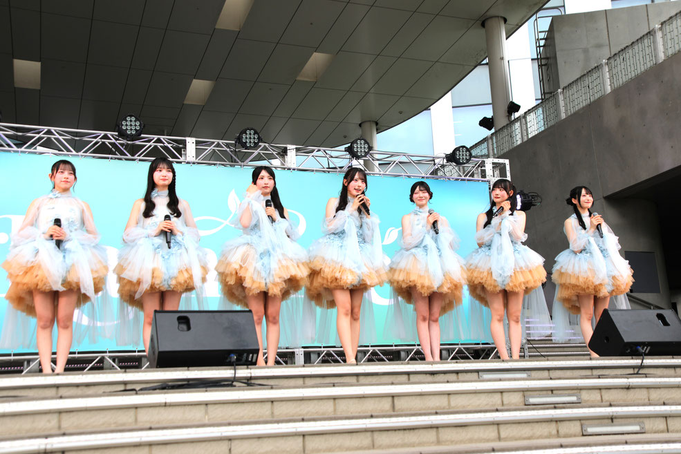 鈴野みお、遠藤莉乃、朝宮日向、綾瀬ことり、水野乃愛、佐藤莉華、橋本真希