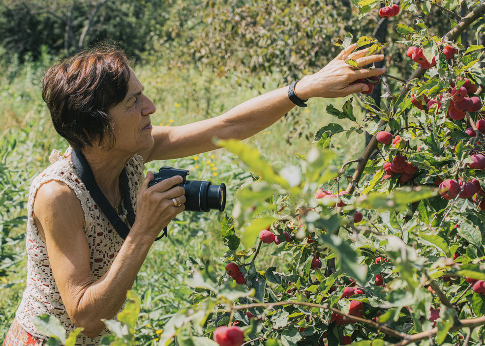 Foto von Tobias Kruse bei dem Besuch der Malus sieversii Anlage im Botanischen Garten Almaty